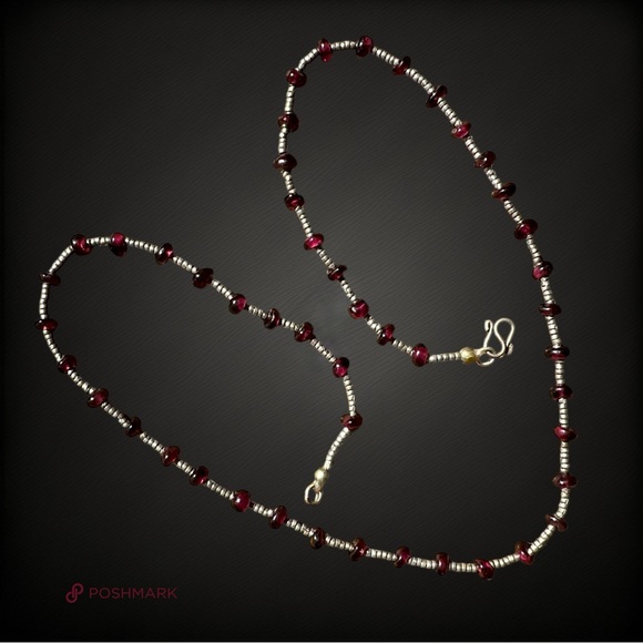 Artisan Jewelry - 💖 Vintage Garnet Bead Necklace 💖